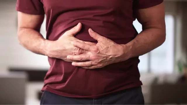 Doctor Reveals 5 Cancer Symptoms Often Mistaken for Other Illnesses